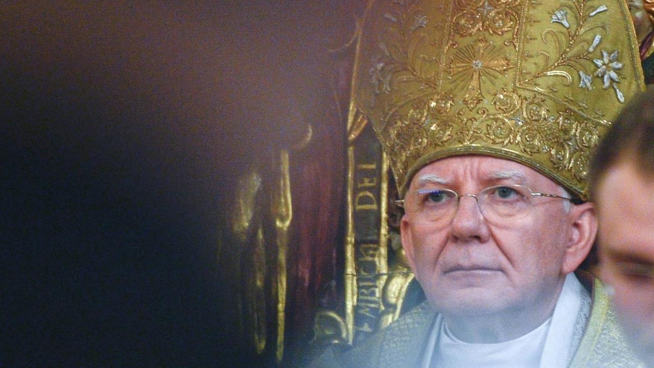 Der neue Erzbischof von Krakau, Marek Jedraszewski, während des Inaugurationsgottesdienstes in der Kathedrale auf dem Wawelhügel am 28.01.2017 Der neue Erzbischof von Krakau, Marek Jedraszewski, während des Inaugurationsgottesdienstes in der Kathedrale auf dem Wawelhügel am 28.01.2017