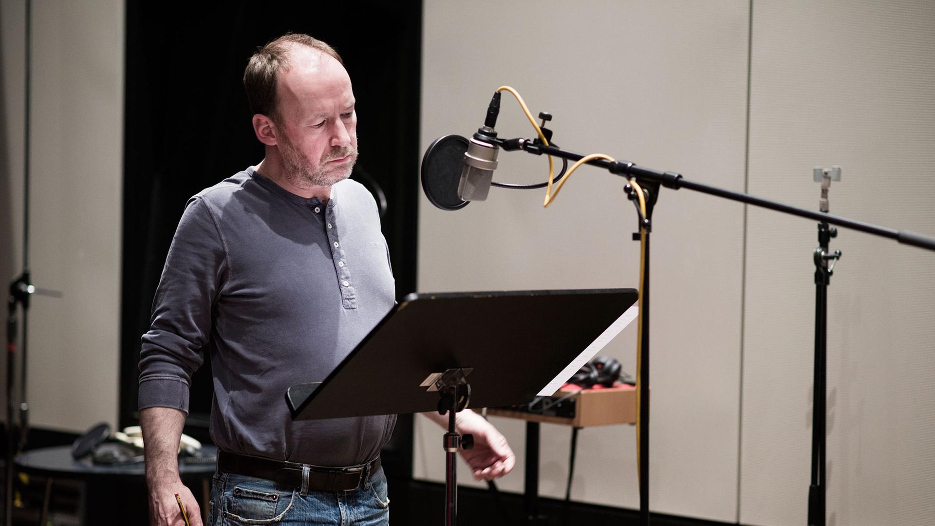 Hörspiel: „Vulkan". Abgebildet: Ulrich Noethen Hörspiel: „Vulkan". Abgebildet: Ulrich Noethen