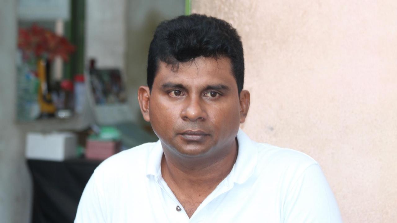"Warum hat Gott mich überleben lassen?", fragt Pradeep Thushantha. Seine Frau und seine drei Kinder sind bei den Anschlägen ums Leben gekommen.