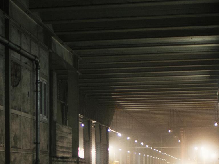 Ein U-Bahntunnel - hell erleuchtet