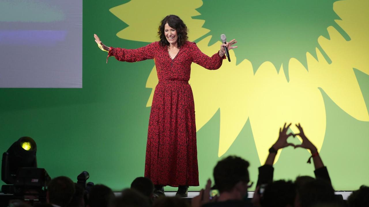 Bettina Jarasch, Spitzenkandidatin der Berliner Grünen für die Abgeordnetenhauswahl, bei der Wahlparty von Bündnis 90/Die Grünen. Bettina Jarasch, Spitzenkandidatin der Berliner Grünen für die Abgeordnetenhauswahl, bei der Wahlparty von Bündnis 90/Die Grünen.