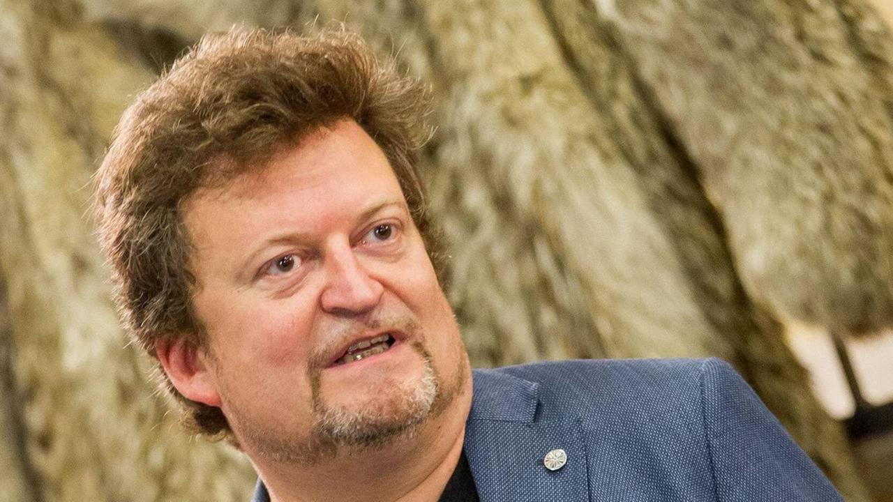 Koeln Romanautor Erik Fosnes Hansen Pressetermin Das Loewenmaedchen , Kino, Showbuisiness, 01.07.2015, Copyright: Schueler/Eibner-Pressefoto EP_JSE Cologne Charm author Erik Fosnes Hansen Press call the Loewenmaedchen Cinema Showbuisiness 01 07 2015 Copyright Schueler Eibner Press photo EP_JSE Koeln Romanautor Erik Fosnes Hansen Pressetermin Das Loewenmaedchen , Kino, Showbuisiness, 01.07.2015, Copyright: Schueler/Eibner-Pressefoto EP_JSE Cologne Charm author Erik Fosnes Hansen Press call the Loewenmaedchen Cinema Showbuisiness 01 07 2015 Copyright Schueler Eibner Press photo EP_JSE