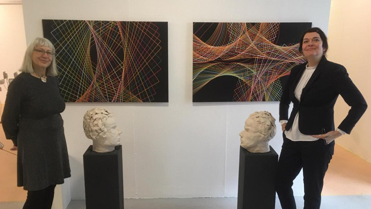 Ulrike Reutlinger (links) und Kim Kluge vor ihren Beethoven-Werken im Bonner Frauenmuseum Ulrike Reutlinger (links) und Kim Kluge vor ihren Beethoven-Werken im Bonner Frauenmuseum