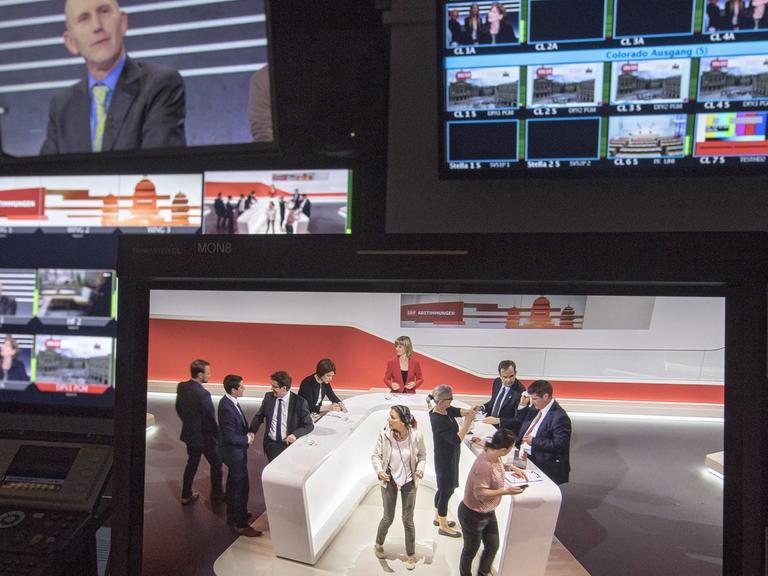Die sogenannte Elefantenrunde der Schweizer Fernsehsender RTS und SRF am 6.5.2016.