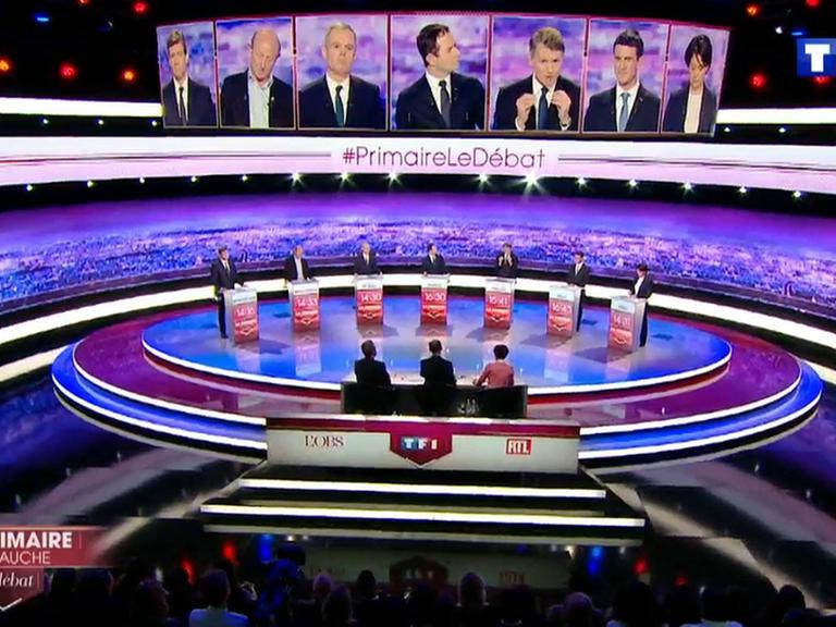 TV-Debatte der Sozialisten in Frankreich im Sender TF1: Arnaud Montebourg, Jean Luc Bennahmias, Francois De Rugy, Vincent Peillon, Benoit Hamon, Manuel Valls, Sylvia Pinel.