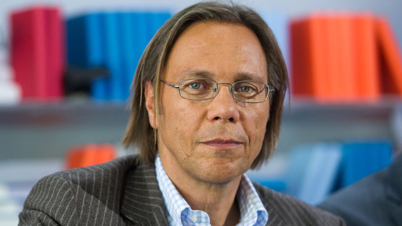 Der Soziologe und Sozialpsychologe Harald Welzer, aufgenommen am 13.10.2011 auf der Frankfurter Buchmesse. Der Soziologe und Sozialpsychologe Harald Welzer, aufgenommen am 13.10.2011 auf der Frankfurter Buchmesse.