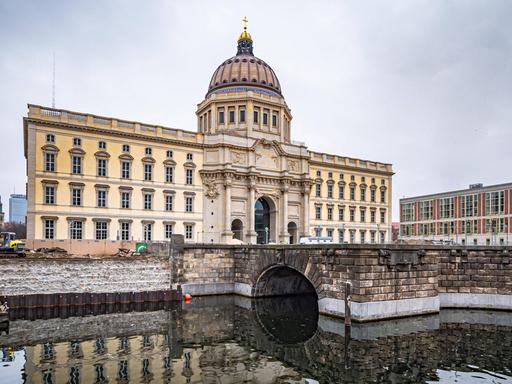 Blick auf das Humboldt Forum am Schlossplatz Berlin