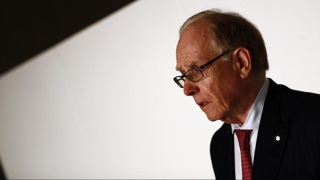 Der kanadische Sonderermittler Richard McLaren hat am Freitag in London seinen Abschlussbericht zum russischen Staatsdoping vorgelegt. Der kanadische Sonderermittler Richard McLaren hat am Freitag in London seinen Abschlussbericht zum russischen Staatsdoping vorgelegt.