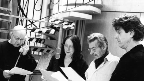 Studioaufnahme des Hörspiels "Monis Männer" mit den Schauspielern Jürgen Holtz, Margit Bendokat, Rolf Ludwig, Edgar Harter (v.lks.).