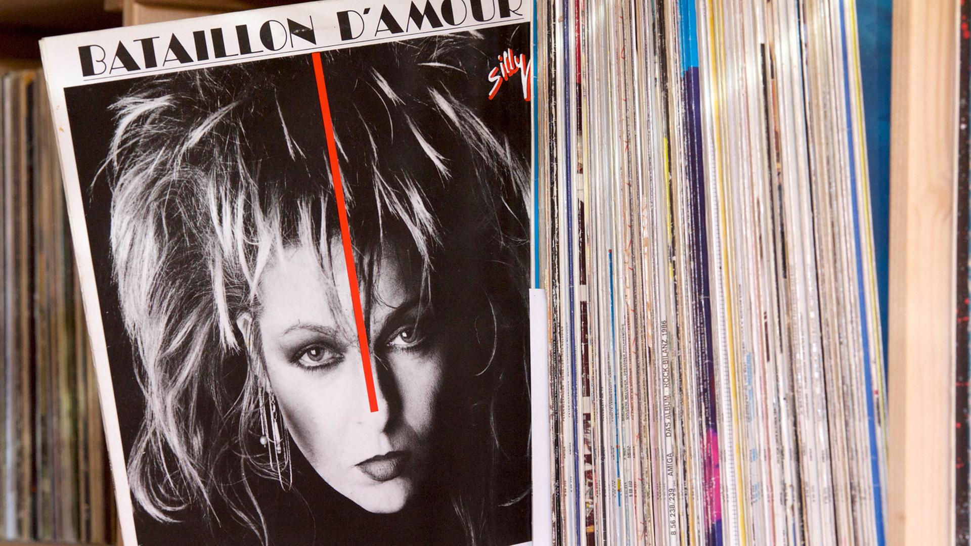 Die Schallplatte "Silly - Bataillon D'Amour" des VEB Deutsche Schallplatten Berlin "Amiga", erschienen 1986 Die Schallplatte "Silly - Bataillon D'Amour" des VEB Deutsche Schallplatten Berlin "Amiga", erschienen 1986