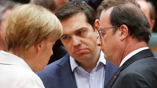 Angela Merkel (CDU), Francois Hollande, Alexis Tsipras in Brüssel (12.07.2015).