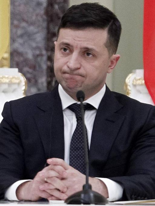 Der ukrainische Präsident Wolodymyr Selenskyj bei einer Pressekonferenz im Februar 2020 in Kiev