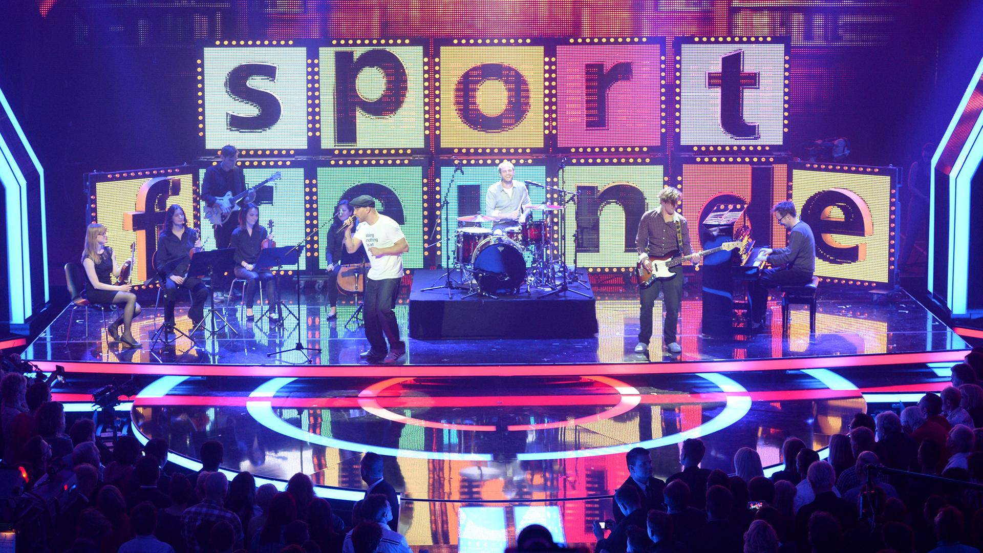Die Band Sportfreunde Stiller tritt in Berlin bei der Verleihung des Musikpreises Echo auf. Die Band Sportfreunde Stiller tritt in Berlin bei der Verleihung des Musikpreises Echo auf.