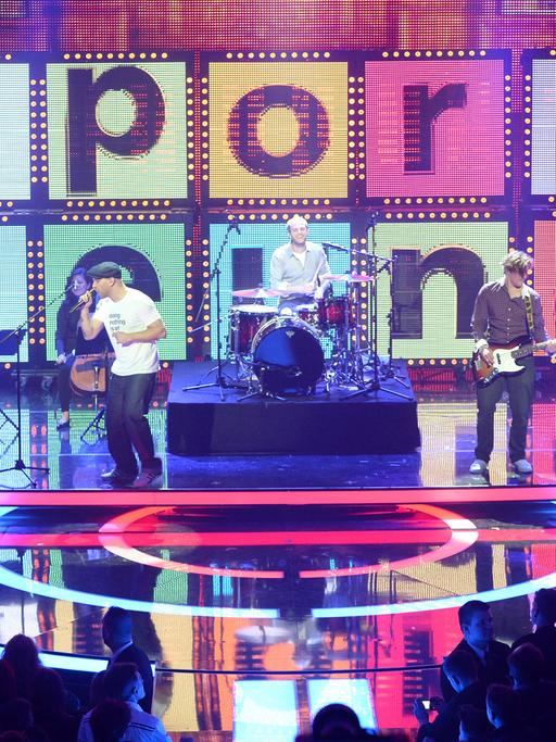 Die Band Sportfreunde Stiller tritt in Berlin bei der Verleihung des Musikpreises Echo auf.