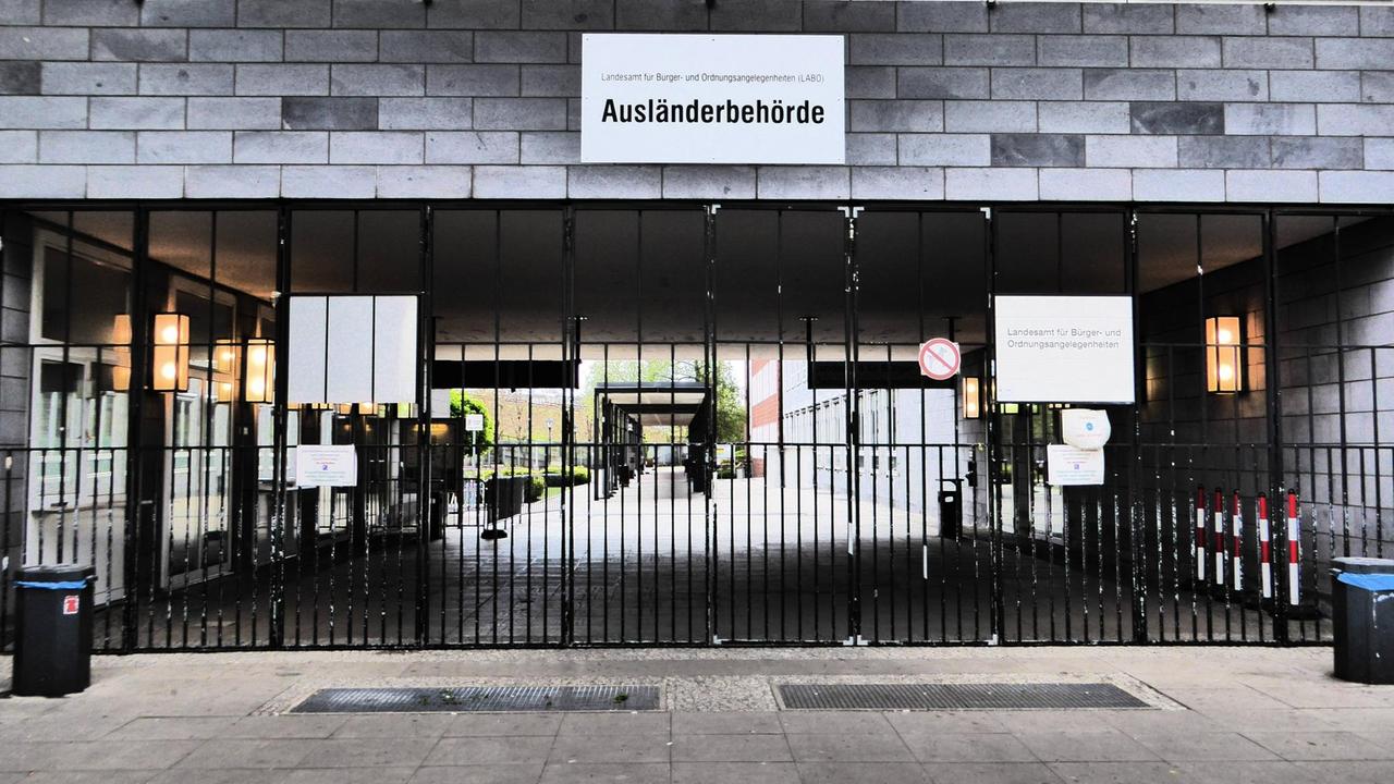 Die Ausländerbehörde in Berlin-Moabit Die Ausländerbehörde in Berlin-Moabit
