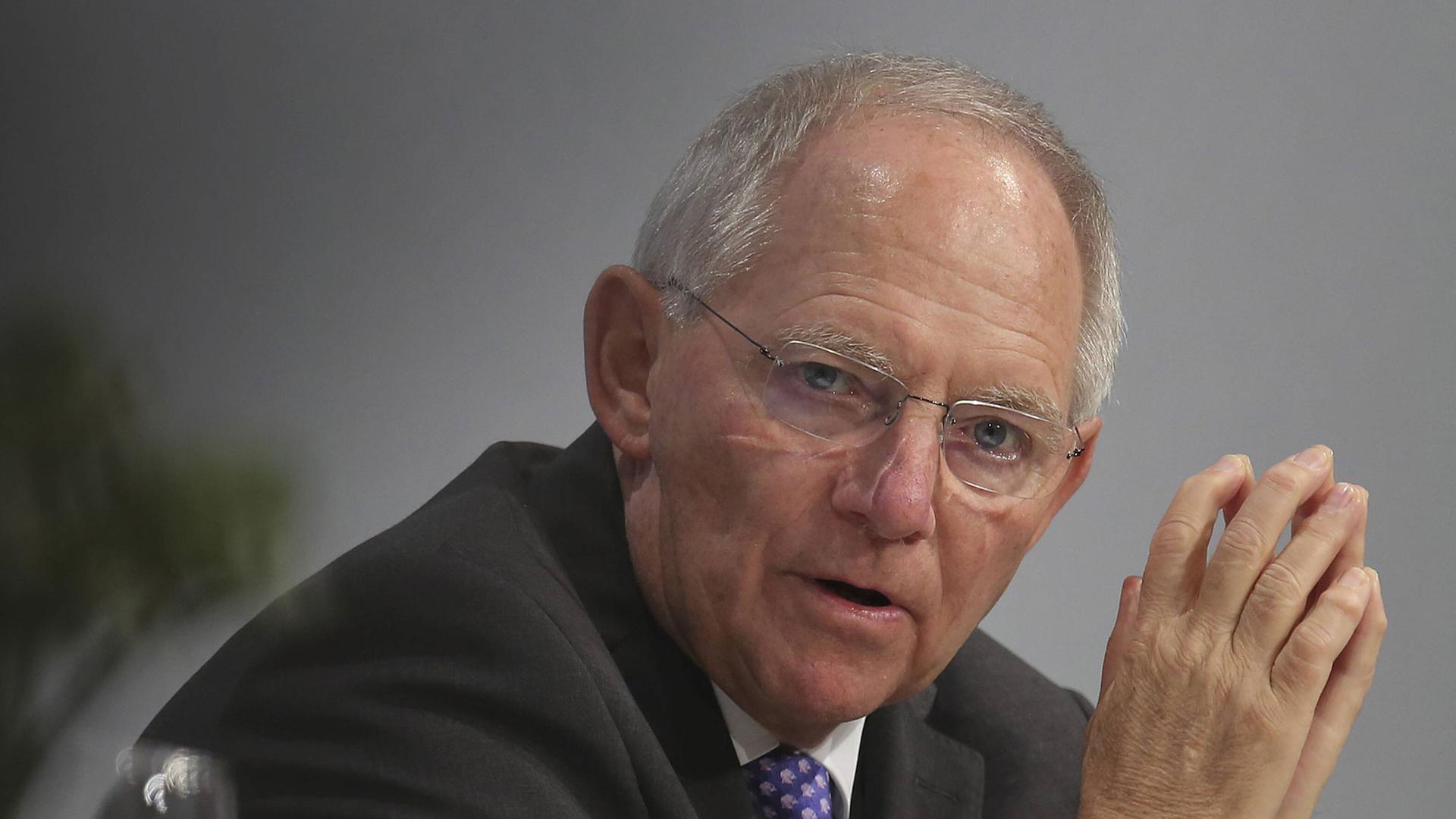 Bundesfinanzminister Wolfgang Schäuble (CDU) spricht auf dem Frankfurt European Banking Congress. Bundesfinanzminister Wolfgang Schäuble (CDU) spricht auf dem Frankfurt European Banking Congress.