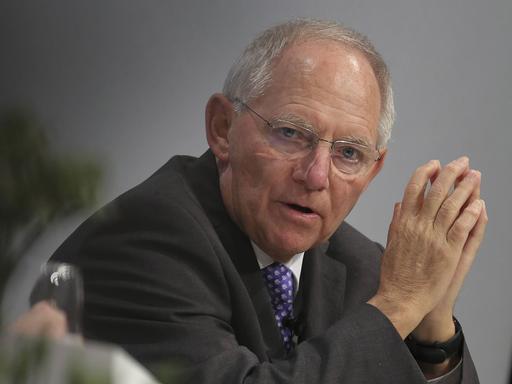 Bundesfinanzminister Wolfgang Schäuble (CDU) spricht auf dem Frankfurt European Banking Congress.