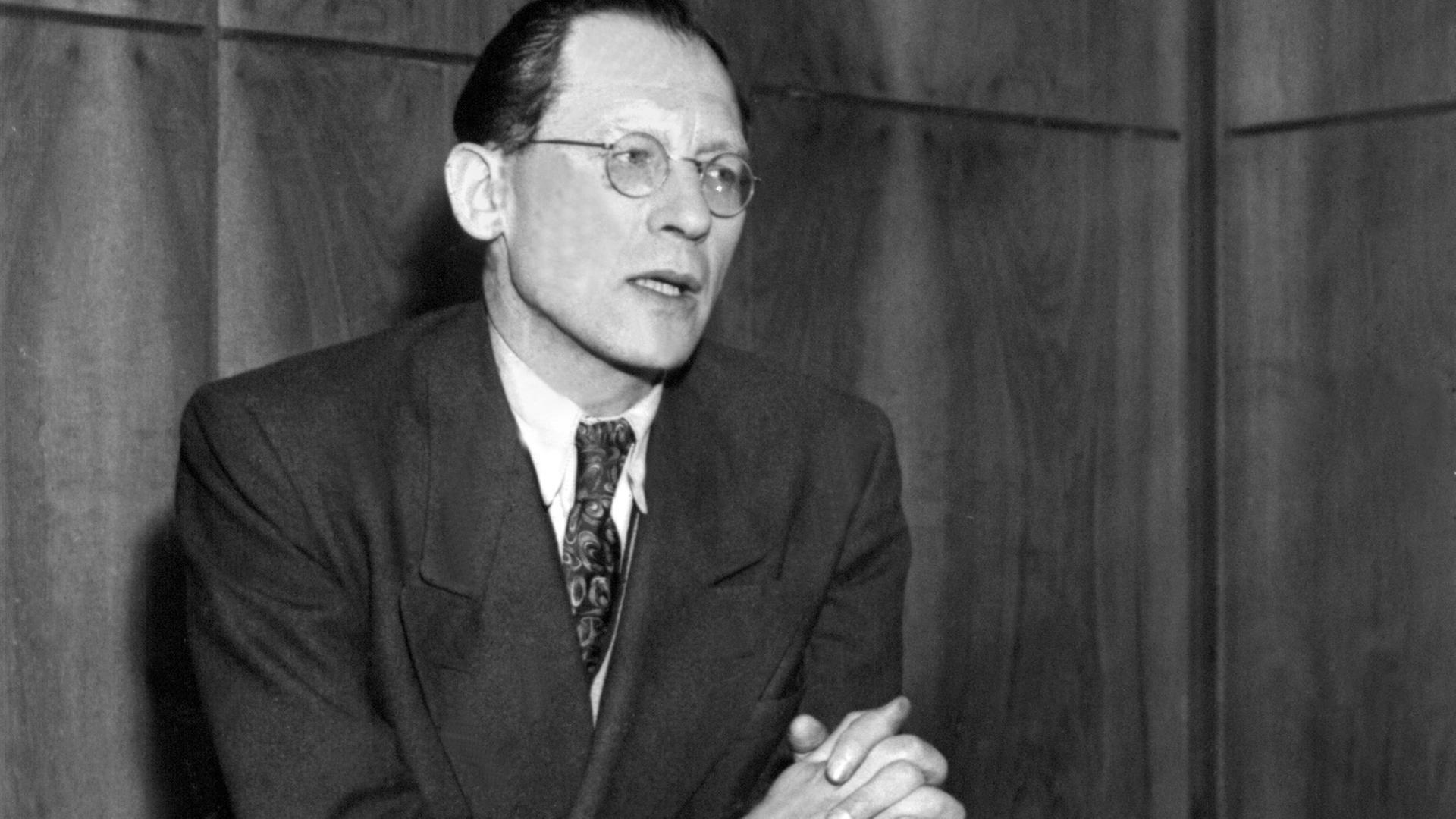 Kogon war von 1949 bis 1953 der erste Präsident der Europa-Union in Deutschland. Er wurde am 2. Februar 1903 in München geboren und starb am 24. Dezember 1987 in Falkenstein (Taunus). Kogon war von 1949 bis 1953 der erste Präsident der Europa-Union in Deutschland. Er wurde am 2. Februar 1903 in München geboren und starb am 24. Dezember 1987 in Falkenstein (Taunus).