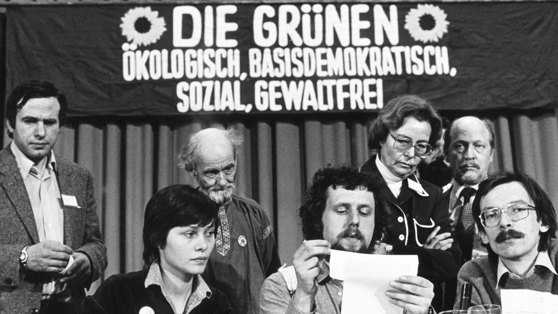 Gründungsparteitag der Grünen in der Stadthalle in Karlsruhe Gründungsparteitag der Grünen in der Stadthalle in Karlsruhe
