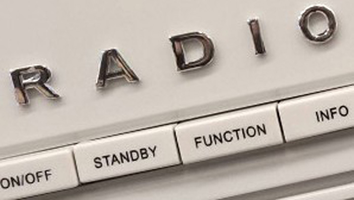 Ein altes Radiogerät. Ein altes Radiogerät.