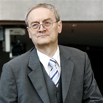 Der ehemalige Präsident des Bundesnachrichtendienstes (BND) August Hanning vor dem BND-Untersuchungsausschuss des Bundestages Der ehemalige Präsident des Bundesnachrichtendienstes (BND) August Hanning vor dem BND-Untersuchungsausschuss des Bundestages