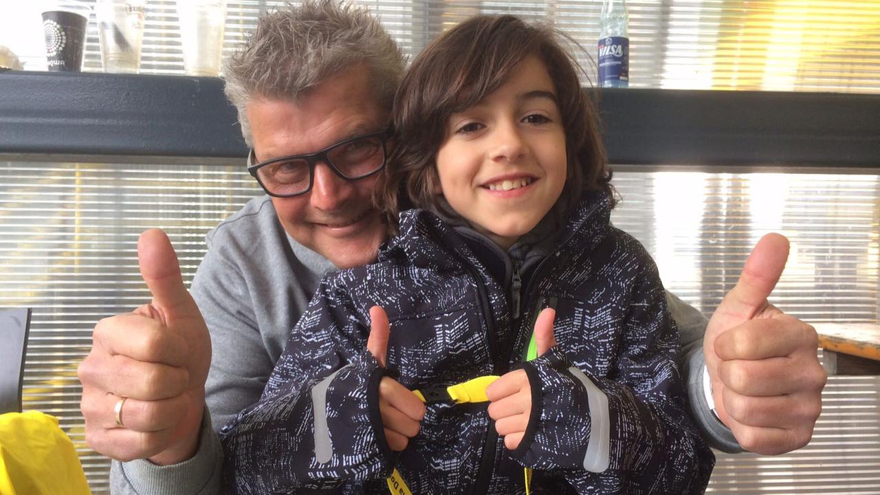 Norbert Dickel auf seinem Moderatorenplatz im Stadion - ein ganz besonderer BVB-Held auch für den BVB-Nachwuchs Norbert Dickel auf seinem Moderatorenplatz im Stadion - ein ganz besonderer BVB-Held auch für den BVB-Nachwuchs