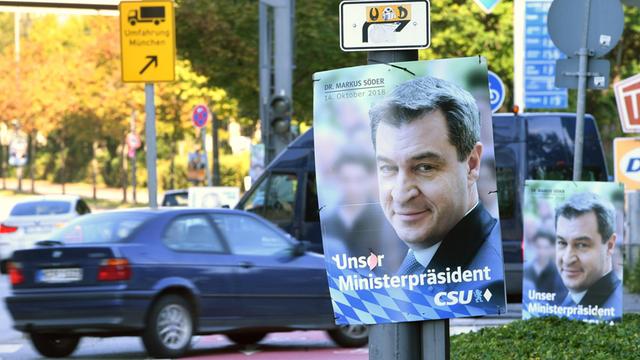 Wahlplakate der CSU mit Bayerns Ministerpräsident Markus Söder in München vor der CSU Landesleitung am 10.09.2018.
