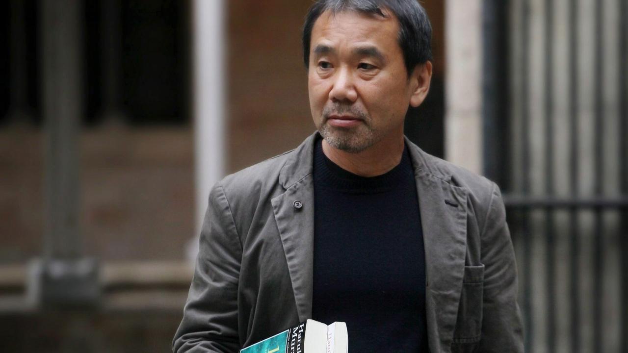 Der japanische Schriftsteller Haruki Murakami in Barcelona, anlässlich der Verleihung des 23. Catalunya International Awards, aufgenommen am 8.6.2011. Der japanische Schriftsteller Haruki Murakami in Barcelona, anlässlich der Verleihung des 23. Catalunya International Awards, aufgenommen am 8.6.2011.