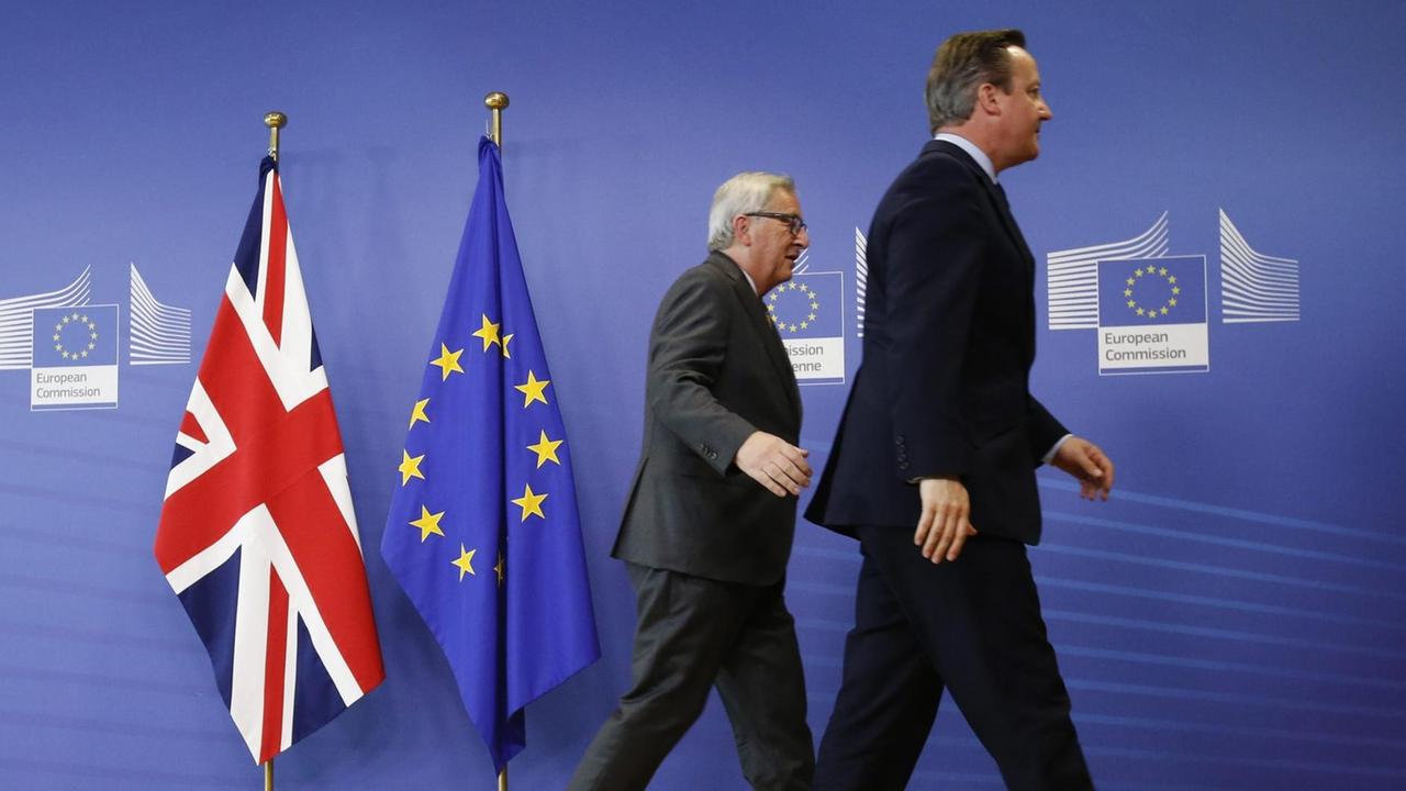 Jean-Claude Juncker (l.) und David Cameron (r.) im Januar 2016 in Brüssel. Jean-Claude Juncker (l.) und David Cameron (r.) im Januar 2016 in Brüssel.