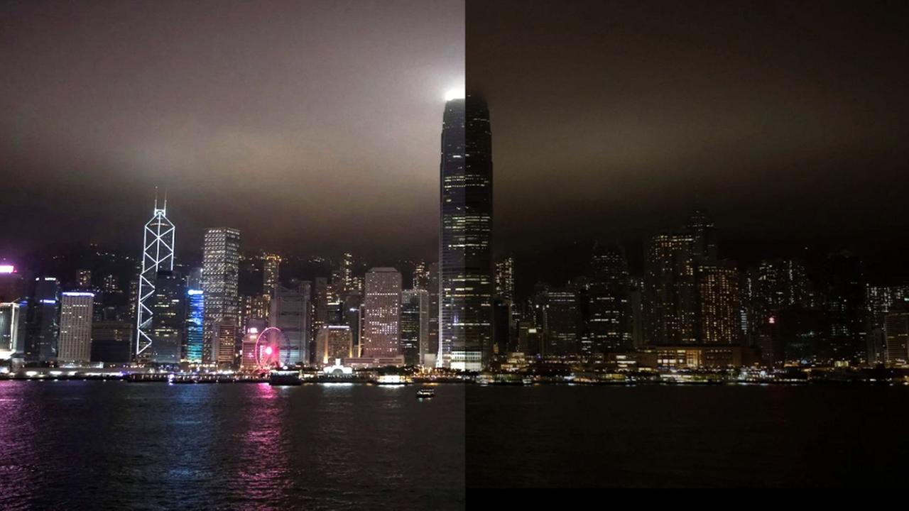 Die Skyline von Hongkong, links vor, rechts während der Erdstunde Die Skyline von Hongkong, links vor, rechts während der Erdstunde