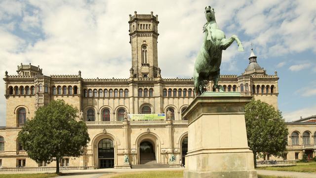 Blick auf die Leibniz Universität in Hannover (Juli 2016)
