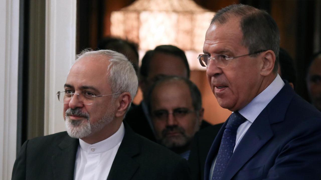 Russlands Außenminister Sergej Lawrow und sein iranischer Kollege Dschafad Sarif in Moskau. Russlands Außenminister Sergej Lawrow und sein iranischer Kollege Dschafad Sarif in Moskau.
