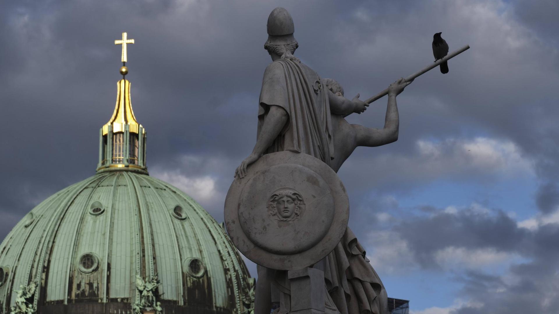 Klimaschützerin Luisa Neubauer hielt die Fastenpredigt im Berliner Dom. Klimaschützerin Luisa Neubauer hielt die Fastenpredigt im Berliner Dom.
