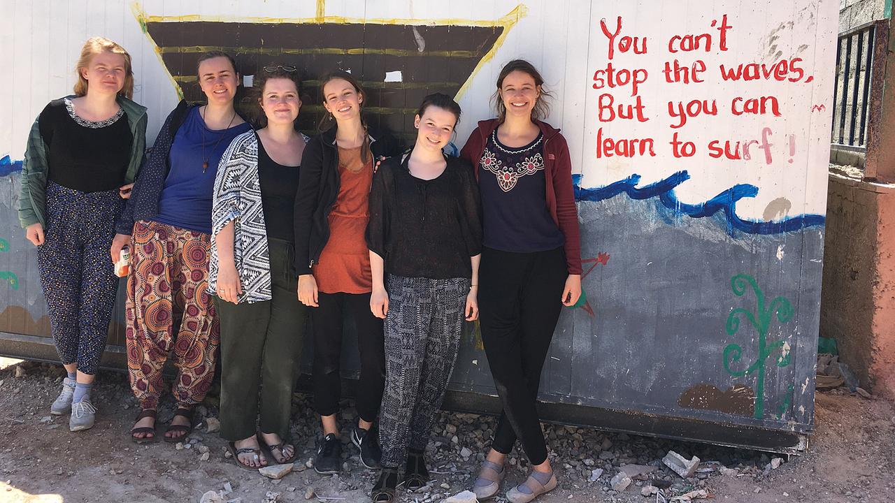Das A-Cappella-Ensemble "Sjaella" aus Leipzig gab in einem Gemeindezentrum für syrische Flüchtlinge im jordanischen Azraq einen Workshop. Das A-Cappella-Ensemble "Sjaella" aus Leipzig gab in einem Gemeindezentrum für syrische Flüchtlinge im jordanischen Azraq einen Workshop.