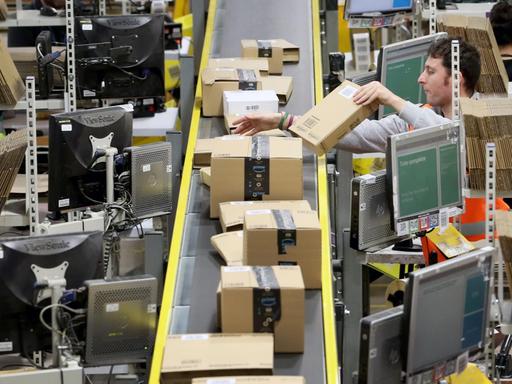 Amazon Paketzentrum in Großbritannien