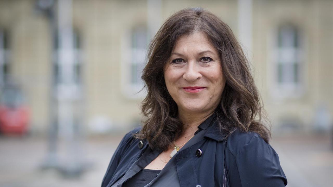 Die Schauspielerin Eva Mattes im Porträtfoto. Die Schauspielerin Eva Mattes im Porträtfoto.