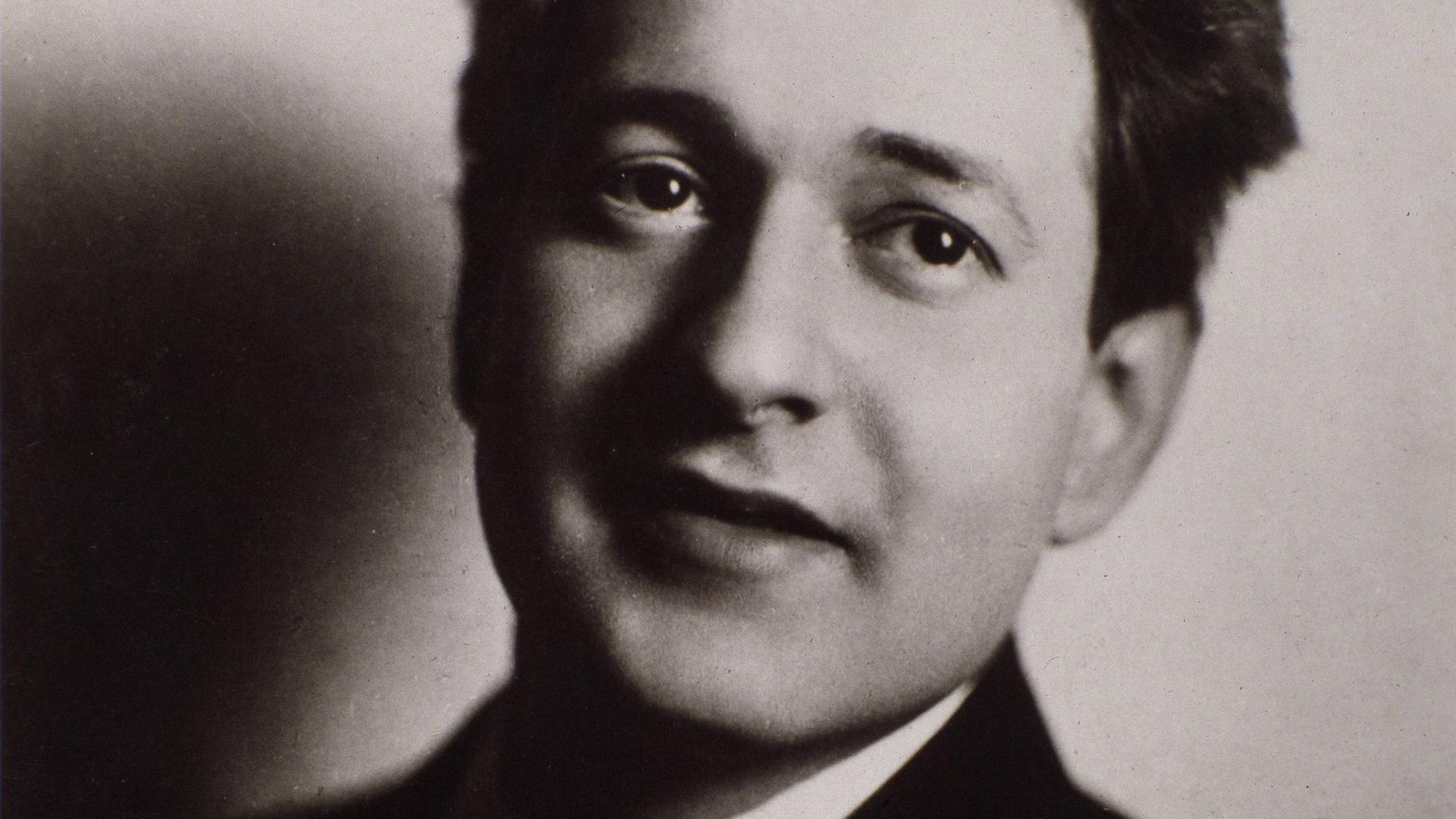 Der Komponist Erich Wolfgang Korngold (1897 -1957) folgte im Jahr 1934 einer Einladung nach Hollywood. Der Komponist Erich Wolfgang Korngold (1897 -1957) folgte im Jahr 1934 einer Einladung nach Hollywood.