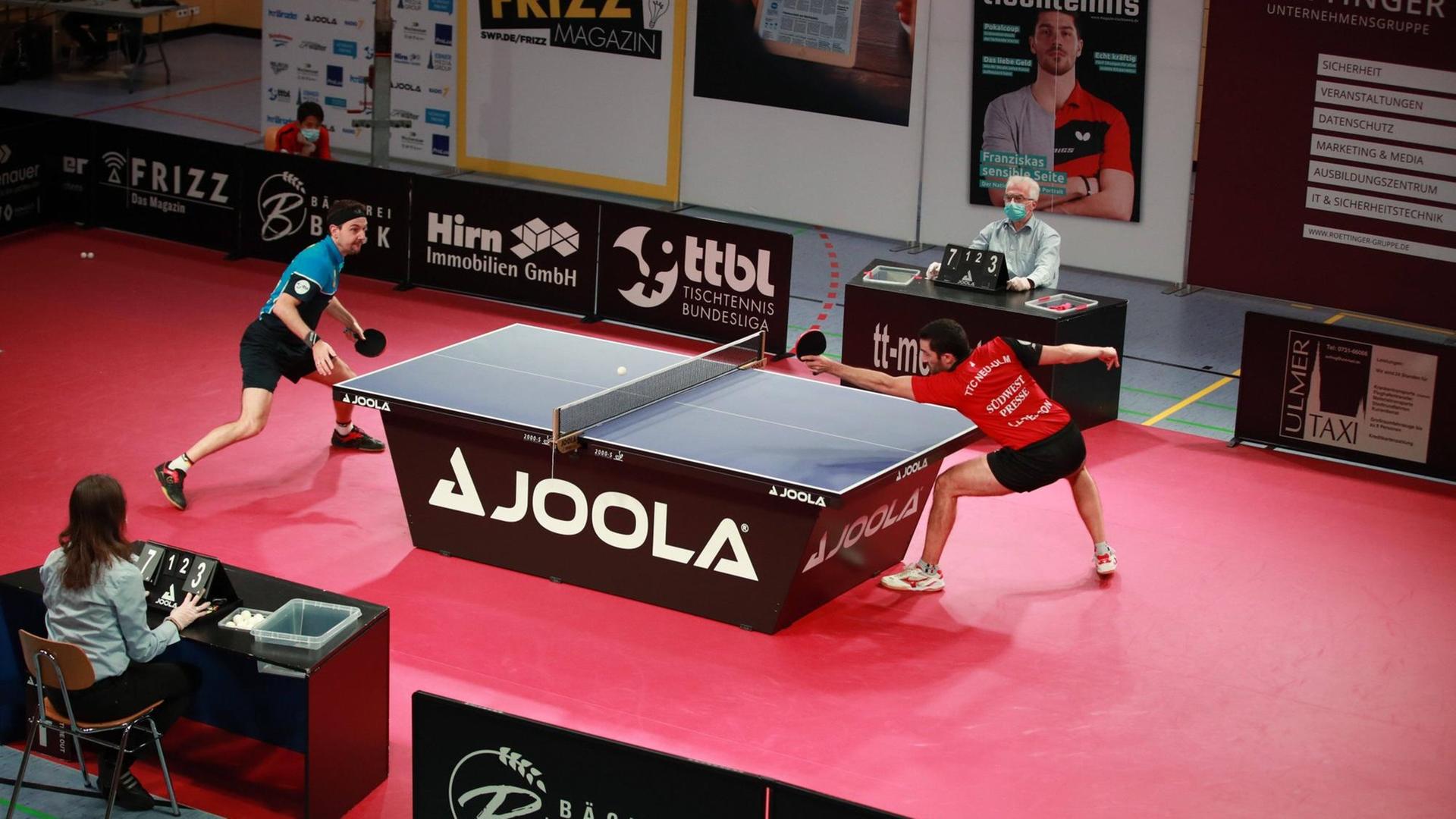 Timo Boll Borussia Duesseldorf gegen Emmanuel Lebesson TTC Neu Ulm TTBL Tischtennis Bundesliga, TTC Neu-Ulm vs. Borussia Duesseldorf am 18. 11. 2020 Pfaffenhofen *** Timo Boll Borussia Duesseldorf against Emmanuel Lebesson TTC Neu Ulm TTBL Table Tennis Bundesliga, TTC Neu Ulm vs. Borussia Duesseldorf on 18 11 2020 Pfaffenhofen Copyright: xLau/xEibner-Pressefotox EP_blu Timo Boll Borussia Duesseldorf gegen Emmanuel Lebesson TTC Neu Ulm TTBL Tischtennis Bundesliga, TTC Neu-Ulm vs. Borussia Duesseldorf am 18. 11. 2020 Pfaffenhofen *** Timo Boll Borussia Duesseldorf against Emmanuel Lebesson TTC Neu Ulm TTBL Table Tennis Bundesliga, TTC Neu Ulm vs. Borussia Duesseldorf on 18 11 2020 Pfaffenhofen Copyright: xLau/xEibner-Pressefotox EP_blu