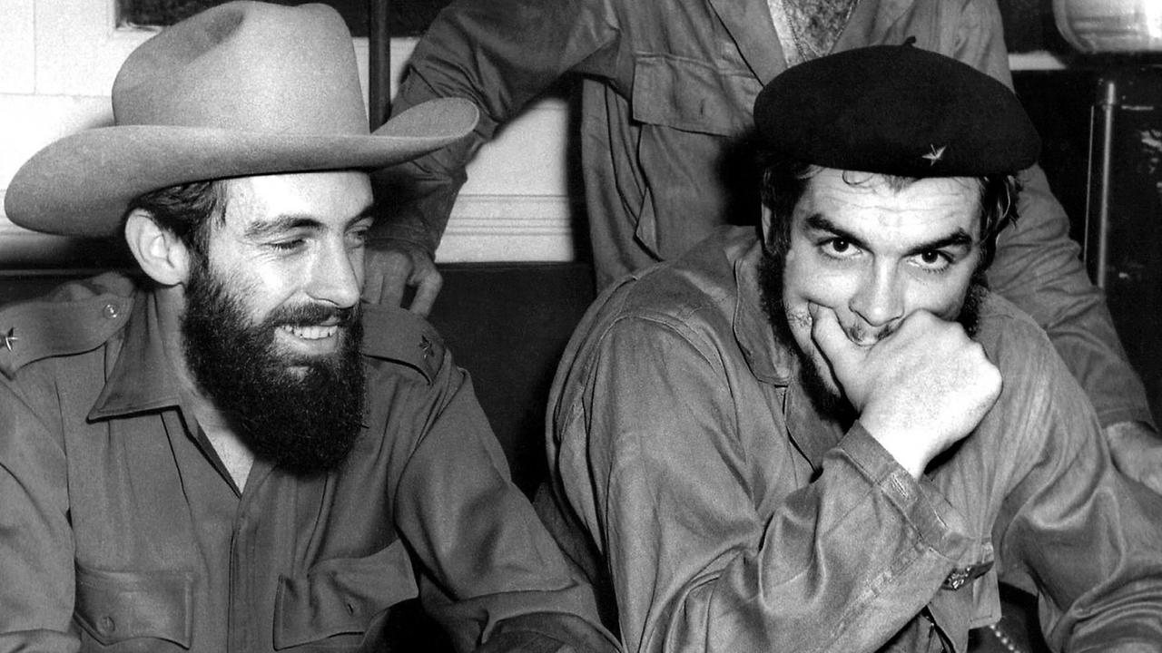 Die kubanischen Revolutionäre Ernsto "Che" Guevara (r.) und Camilo Cienfuegos im August 1959 in der kubanischen Hauptstadt Havanna.