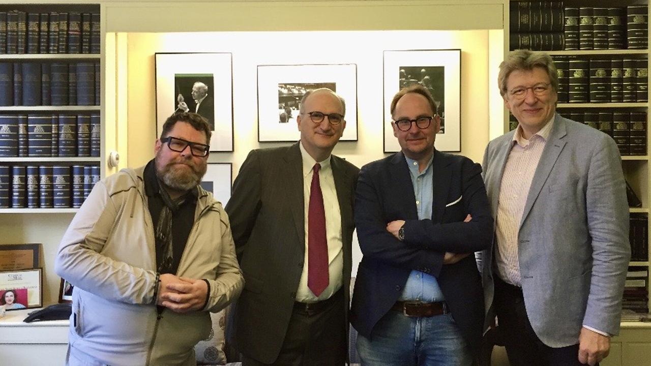 V.l.n.r. Claus Fischer, Intendant Mark Volpe, Peter Korfmacher (Kulturchef Leipziger Volkszeitung) und Gewandhausdirektor Andreas Schulz V.l.n.r. Claus Fischer, Intendant Mark Volpe, Peter Korfmacher (Kulturchef Leipziger Volkszeitung) und Gewandhausdirektor Andreas Schulz