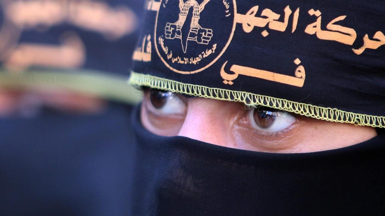 A Palestinian women attends an Islamic Jihad rally in Gaza City on 30 October 2009. Israeli Prime Minister Benjamin Netanyahu on Friday met with Washington?s Middle East envoy ahead of talks with US Secretary of State Hillary Clinton aimed at reviving the peace talks A Palestinian women attends an Islamic Jihad rally in Gaza City on 30 October 2009. Israeli Prime Minister Benjamin Netanyahu on Friday met with Washington?s Middle East envoy ahead of talks with US Secretary of State Hillary Clinton aimed at reviving the peace talks