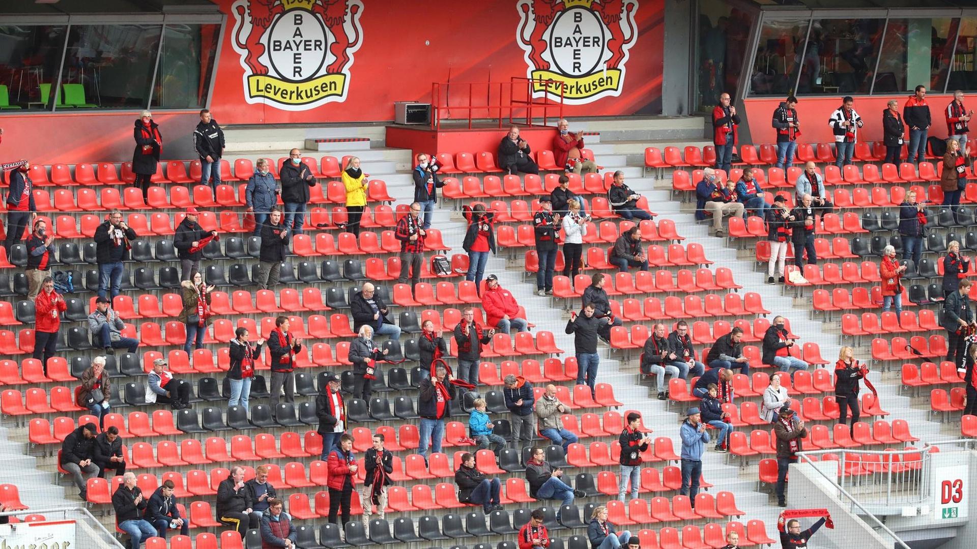 Leverkusen - RB Leipzig / 26.09.2020 Leverkusen, 26.09.2020, BayArena, Fussball, Bundesliga, 2.Spieltag , Bayer 04 Leverkusen vs. RB Leipzig , Im Bild: Ein Corona bedingtes Hygienekonzept wurde umgesetzt, die Zuschauerzahl begrenzt. , DFL regulations prohibit any use of photographs as image sequences and/or quasi-video. *** Leverkusen RB Leipzig 26 09 2020 Leverkusen, 26 09 2020, BayArena, soccer, Bundesliga, 2 matchday , Bayer 04 Leverkusen vs RB Leipzig , In the picture A corona-conditioned hygiene concept was implemented, the number of spectators limited , DFL regulations prohibit any use of photographs as image sequences and or quasi video Leverkusen - RB Leipzig / 26.09.2020 Leverkusen, 26.09.2020, BayArena, Fussball, Bundesliga, 2.Spieltag , Bayer 04 Leverkusen vs. RB Leipzig , Im Bild: Ein Corona bedingtes Hygienekonzept wurde umgesetzt, die Zuschauerzahl begrenzt. , DFL regulations prohibit any use of photographs as image sequences and/or quasi-video. *** Leverkusen RB Leipzig 26 09 2020 Leverkusen, 26 09 2020, BayArena, soccer, Bundesliga, 2 matchday , Bayer 04 Leverkusen vs RB Leipzig , In the picture A corona-conditioned hygiene concept was implemented, the number of spectators limited , DFL regulations prohibit any use of photographs as image sequences and or quasi video