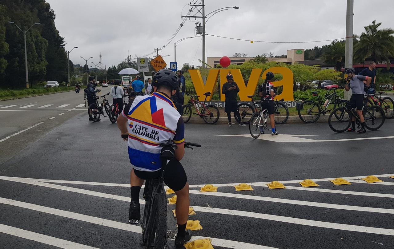 Radsportler am Alto de Las Palmas in Medellín