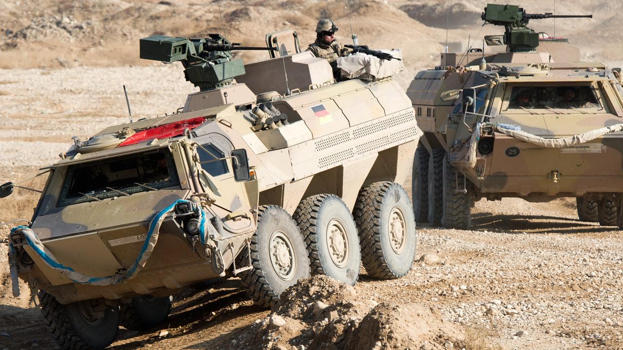 Bundeswehr-Panzer 2013 während einer Übung in Afghanistan. Bundeswehr-Panzer 2013 während einer Übung in Afghanistan.