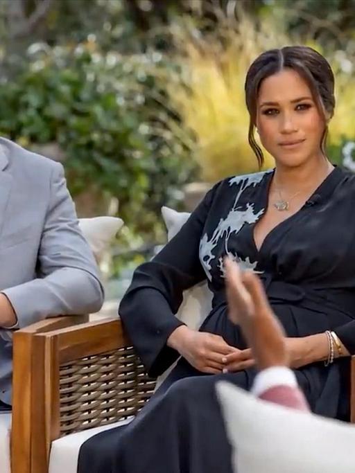 Meghan Markle und Harry Windsor im Gespräch mit Oprah Winfrey.