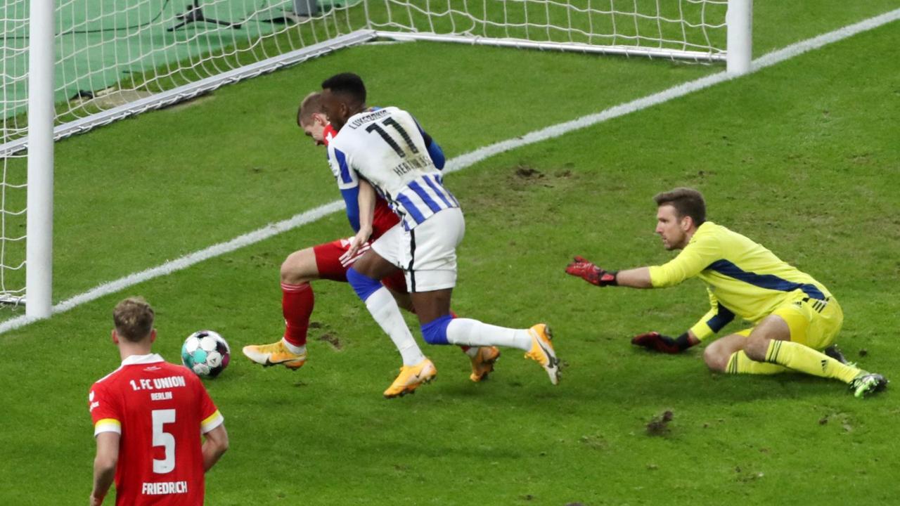 Spielszene beim Stadtderby Hertha BSC Berlin gegen 1. FC Union am 4.12.2020. Spielszene beim Stadtderby Hertha BSC Berlin gegen 1. FC Union am 4.12.2020.