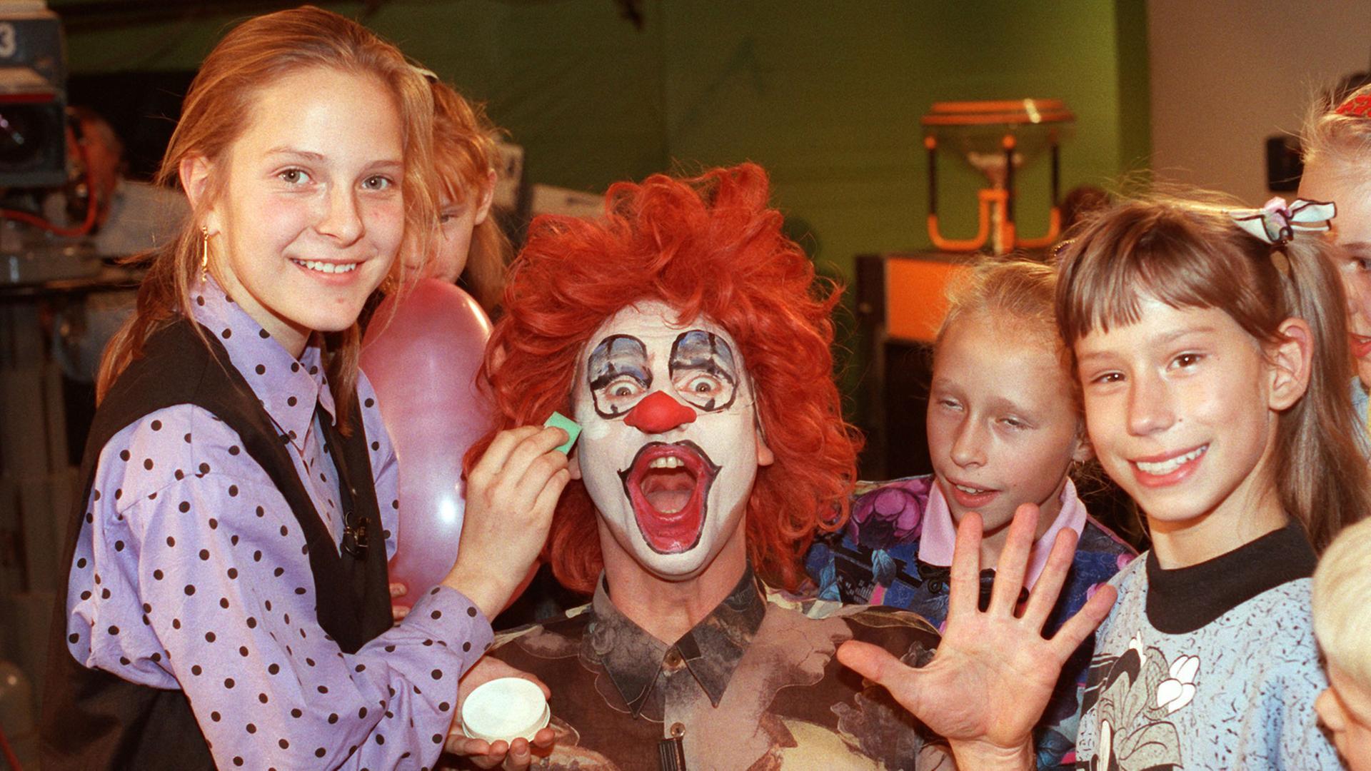 Berlin: Da lacht der Clown Beppo Küster, und alle lachen mit. Berlin: Da lacht der Clown Beppo Küster, und alle lachen mit.