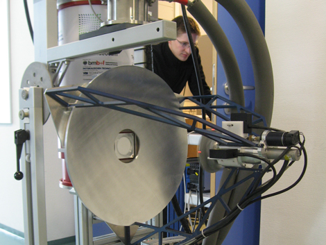 Noch befindet sich die passive Terahertz-Kamera in der Erprobung. Noch befindet sich die passive Terahertz-Kamera in der Erprobung.