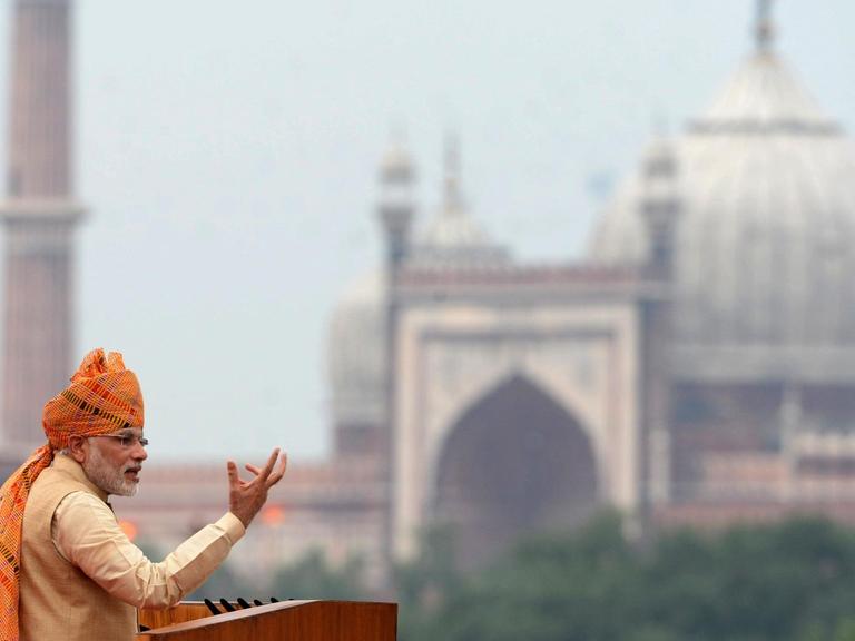 Indiens Premier fordert am Unabhängigkeitstag in Neu Dehli mehr Einsatz gegen die Korruption.