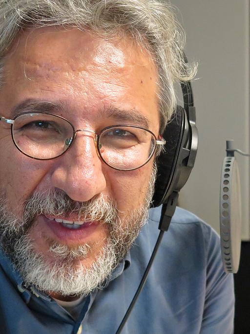 Can Dündar, Ex-Chefredakteur der Tageszeitung "Cumhuriyet", zu Gast bei Deutschlandradio Kultur.